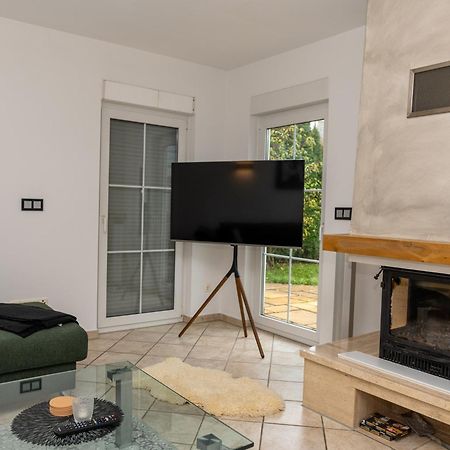 Ganzes Ferienhaus In Leipzig Mit Garage Und Fussbodenheizung Eksteriør billede
